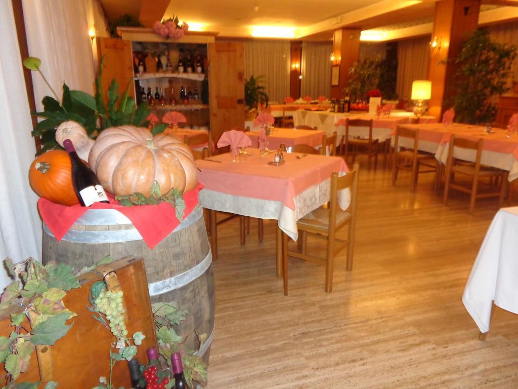 Albergo Ristorante Cima I Pra' Ponte nellʼAlpi Extérieur photo